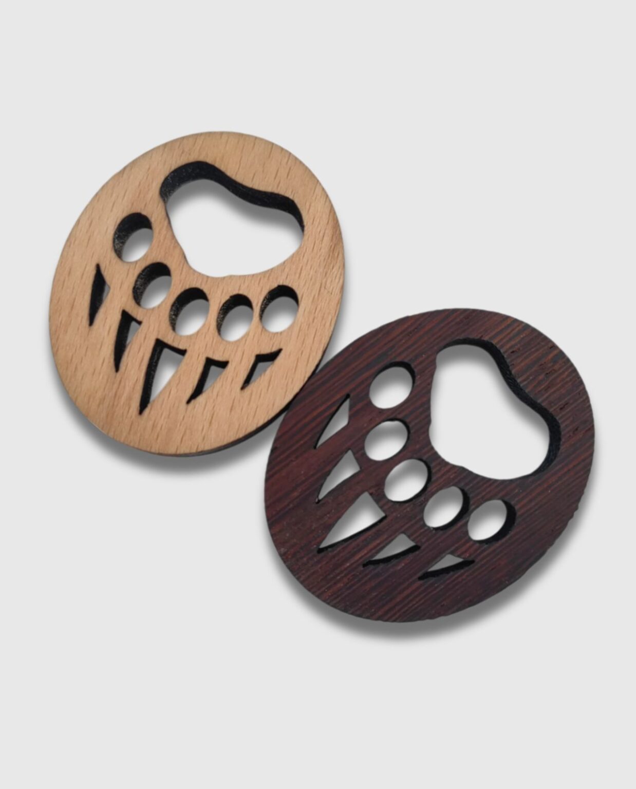 Leseni magnet - medvedja sled